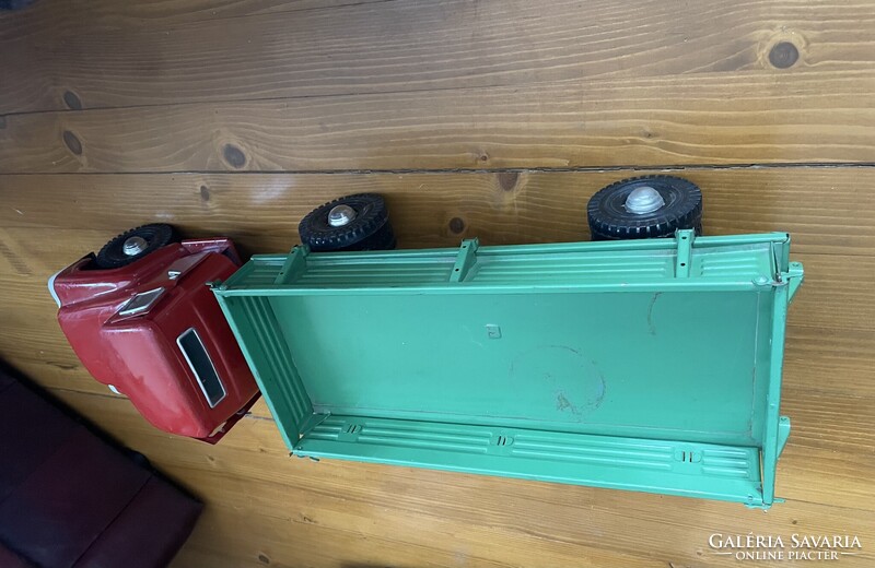 Régi Zil játékautó