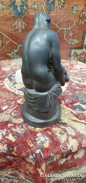 Kisfaludi Strobl Zsigmond: Terrakotta törölköző női akt. Nagyon szépen kidolgozott. 33 cm magas
