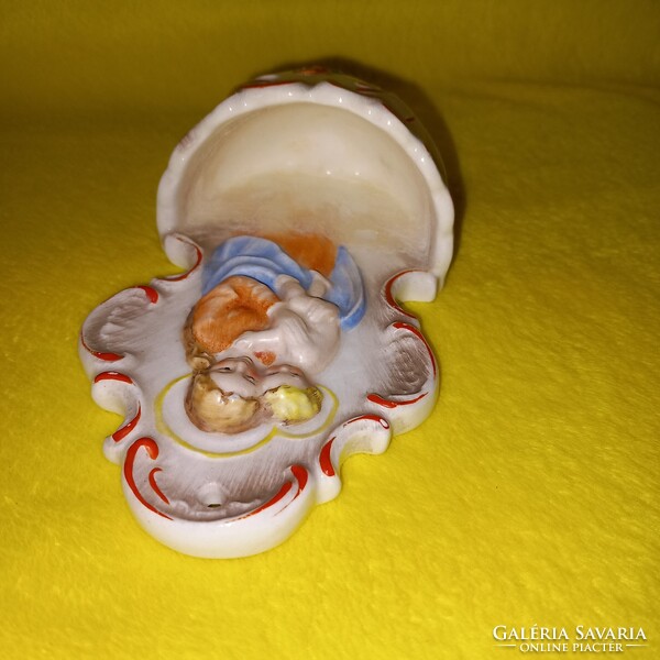 Régi "Hummel ". Jelzett, sorszámos, német, porcelán, fali szenteltvíztartó, vallási kegytárgy.