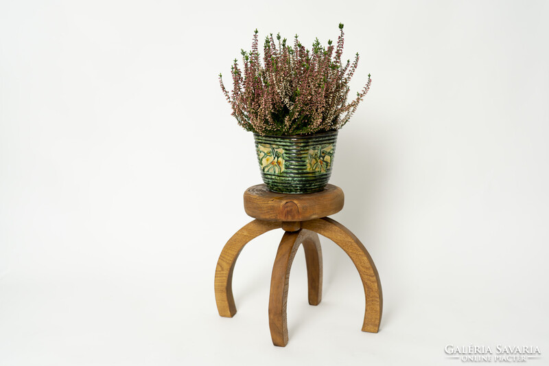 Mid Century Stílusú Kis Szék / Virágtartó / Ülőke / Tömör Fa Sámli / Akác fa lábakkal /