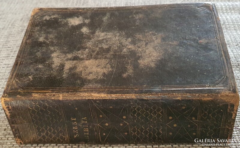 1795-ös kiadású Károli biblia