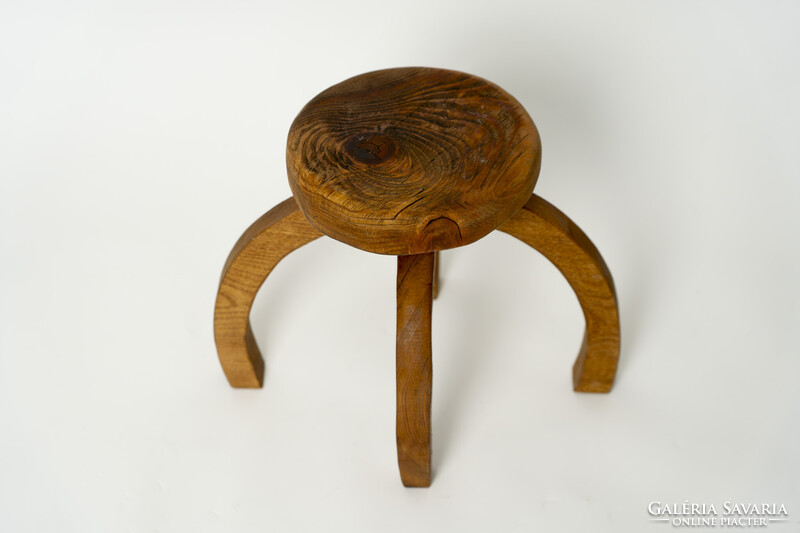 Mid Century Stílusú Kis Szék / Virágtartó / Ülőke / Tömör Fa Sámli / Akác fa lábakkal /