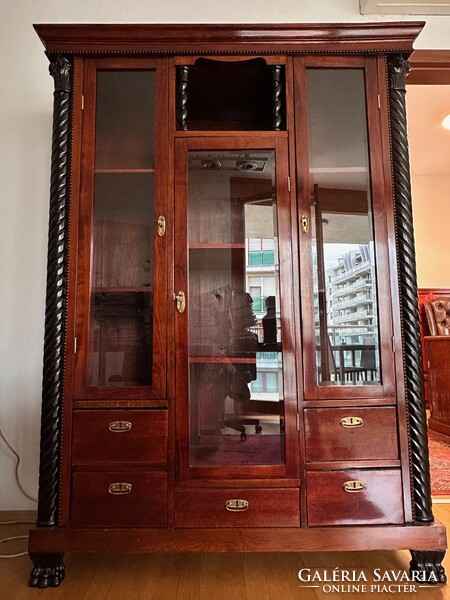Art Deco fa szekrény üvegezett ajtókkal