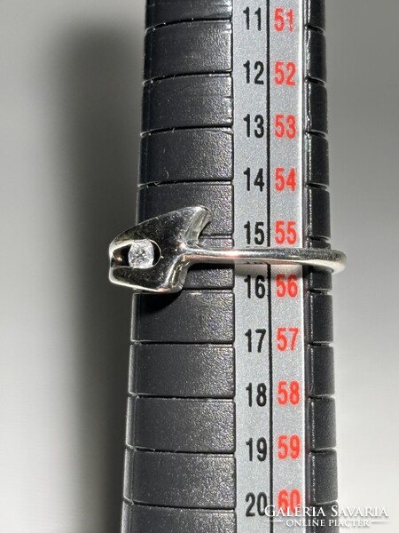 Különleges szoliter köves 55 feles ezüst 925 designer gyűrű. Hibátlan, polírozott, 2.3 gramm.