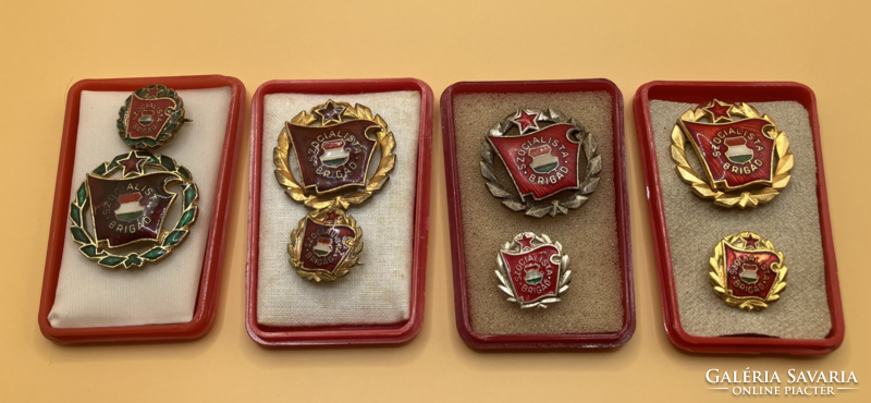 Szocialista Brigád kitüntetés sorozat miniatűrrel tokkal ( 4 db)