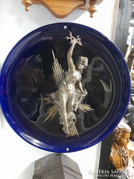 Régi Nagyméretű Mázas Kerámia Fali Tál,Tányér Plasztikus Mitológiai Bronz Női Figurával.40 cm.