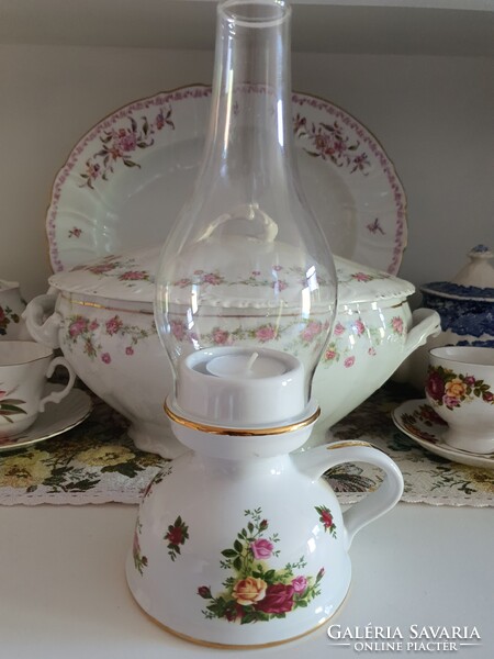 Royal Albert Old Country Roses petróleumlámpa formájú mécsestartó