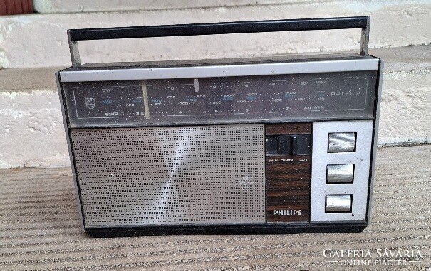 Retró, régi Philips Philetta táskarádió 1970-es évekből.