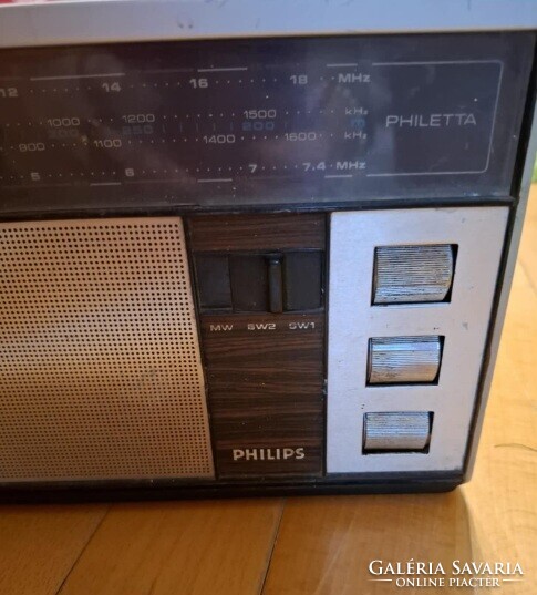 Retró, régi Philips Philetta táskarádió 1970-es évekből.