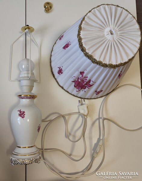 Kettő darab kézzel festett Herendi porcelán lámpa