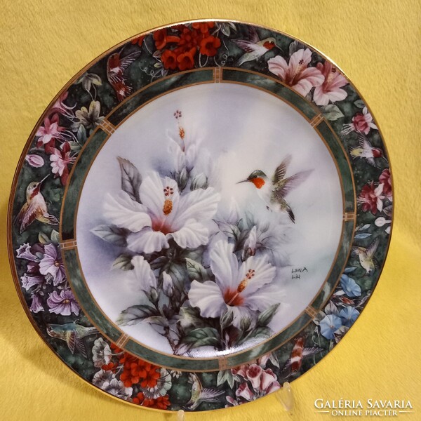 "Vörös torkú kolibri ". Meseszép, limitált, " Lena Liu " porcelán falitányér.