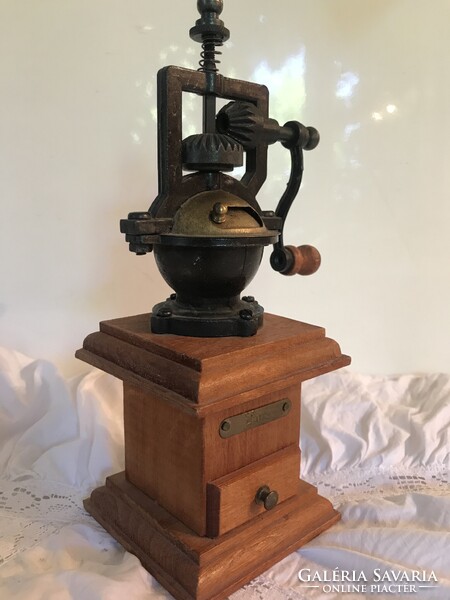 BORSŐRLŐ - ÖNTVÉNY - FA - 20 x 18 x 8 cm - OSZTRÁK - HIBÁTLAN