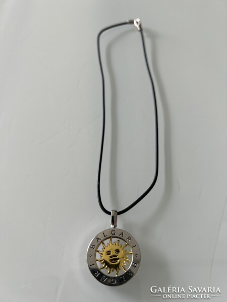 Bulgari utánzat nyaklánc “Balgari” felirattal, 4,5 cm hosszú medállal