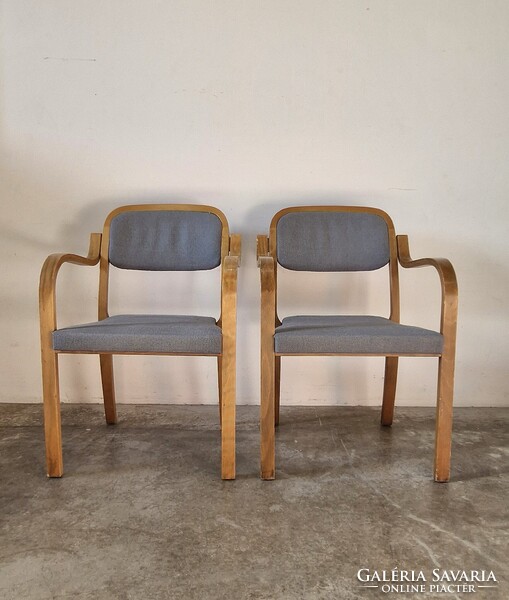 Jelzett mid century modern Thonet szék pár
