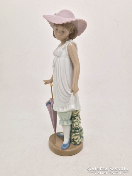 Régi Aláírt Lladro Nao kislány kalapban esernyővel 19cm