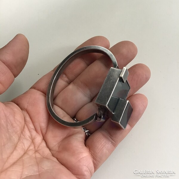 Régi 1970-ben készült modern geometrikus ezüstözött karperec színes plexi üveggel