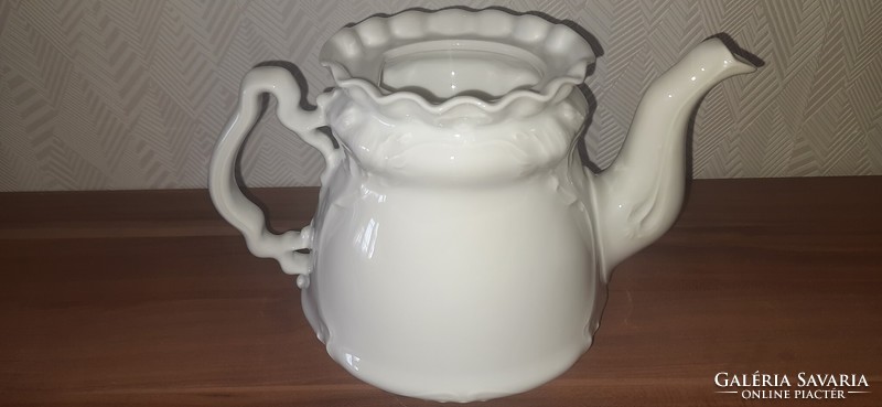 Porcelán teás kanna