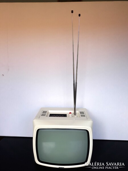 Retro AudioTon hordozható kis TV