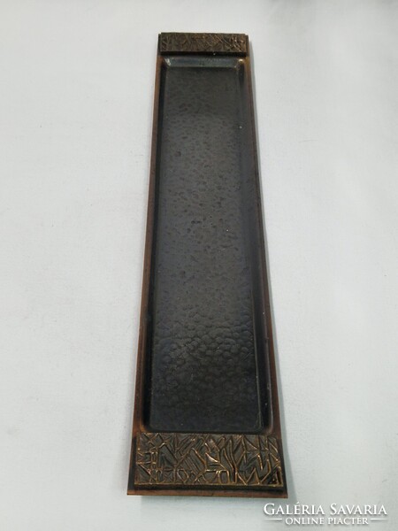 Iparművész Képcsarnokos bronz tálca vagy kínáló szép állapotban 29,5 cm. hosszú és 146 g. súlyú