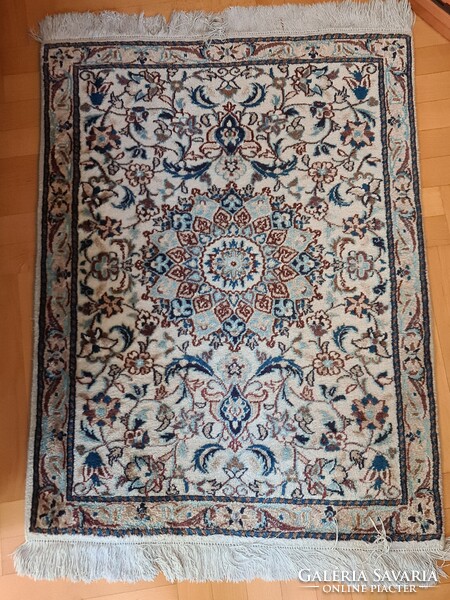 Eladó eredeti kézi csomózású Nain perzsa szőnyeg – 128 x 87 cm