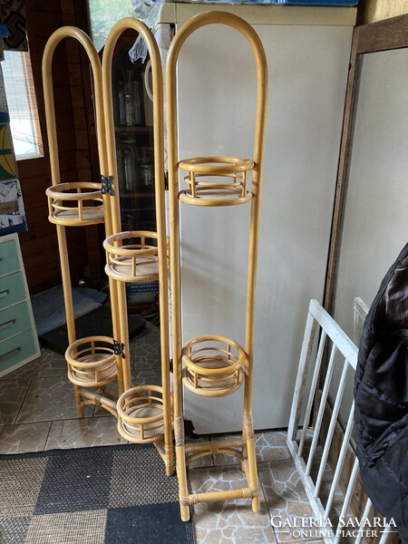 Rattan viragallvany