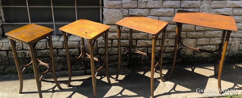 Antik Thonet tonett lerakó asztal 4  egymàsba tolható , viràgtartó szobor tartó konzol asztal. Videó