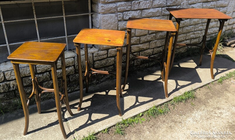Antik Thonet tonett lerakó asztal 4  egymàsba tolható , viràgtartó szobor tartó konzol asztal. Videó