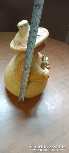 Baksa Gyöngyi szignós kerámia figura