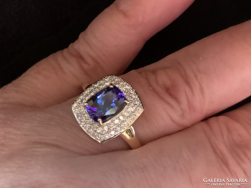 2.48ct Tanzanit 0.50 ct Brillekkel gyönyörű arany gyűrű.ÚJ.Igazolással