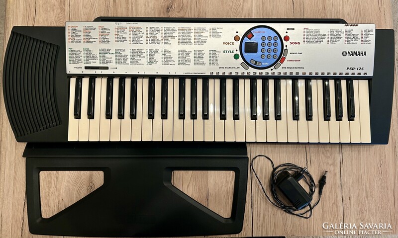 YAMAHA szintetizátor