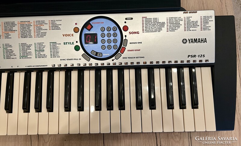 YAMAHA szintetizátor