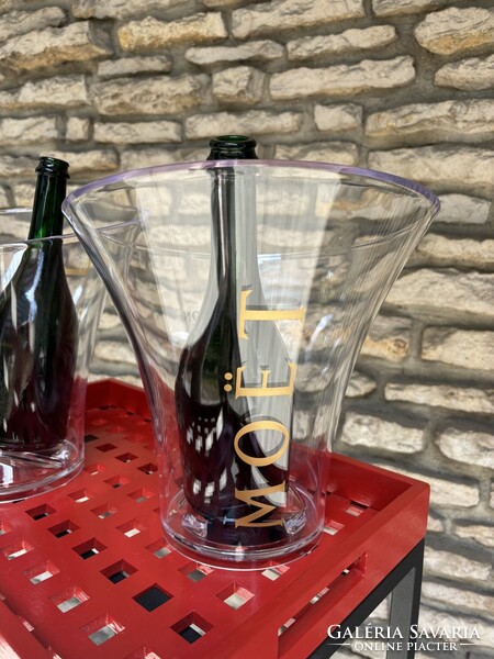 Moët & Chandon Party Készlet - 2 magnum jégveder és egy reklámtábla