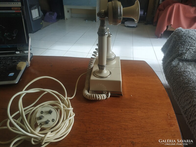 Retro asztali telefon