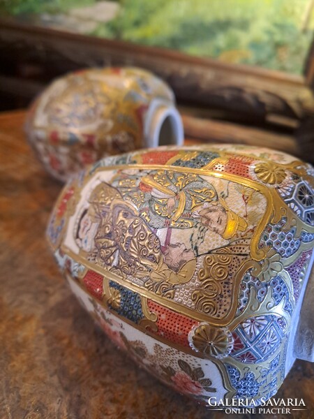ANTIK JAPÁN SATSUMA PORCELÁN GYÖMBÉRTARTÓ PÁRBAN