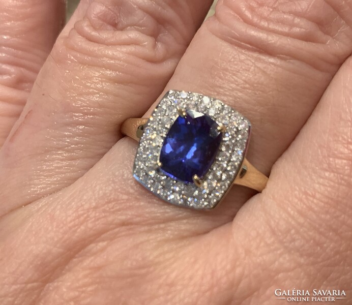 2.48ct Tanzanit 0.50 ct Brillekkel gyönyörű arany gyűrű.ÚJ.Igazolással