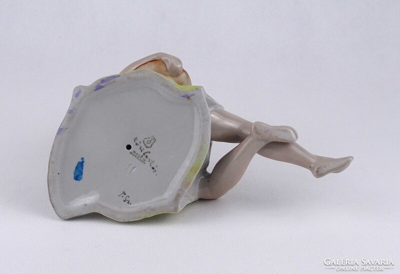 1V876 Régi Drasche Hamupipőke galambot etető lány porcelán figura 18.5 CM