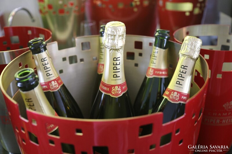 Champagne Piper-Heidsieck 6 normál, vagy 3 magnum palackos jégdézsa