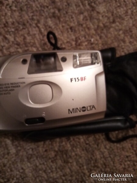 Minolta F15 BF filmes fényképezőgép tokjában.