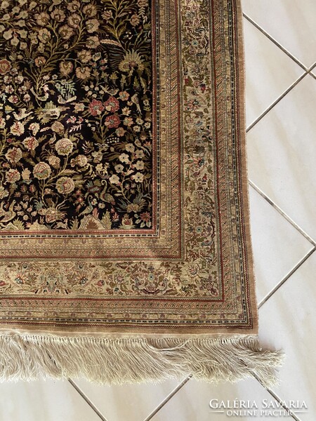Exkluzív Kézi Életfás Ghom  Selyem Perzsa Szőnyeg 160x90