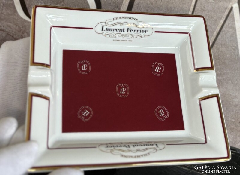 Laurent-Perrier Champagne nagy méretű szivar hamutartó, francia porcelán