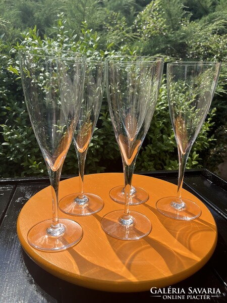 Kivételes Baccarat Dom Pérignon No. 2 kristálypohár-készlet – Csak belső használatra, 1990-es évek