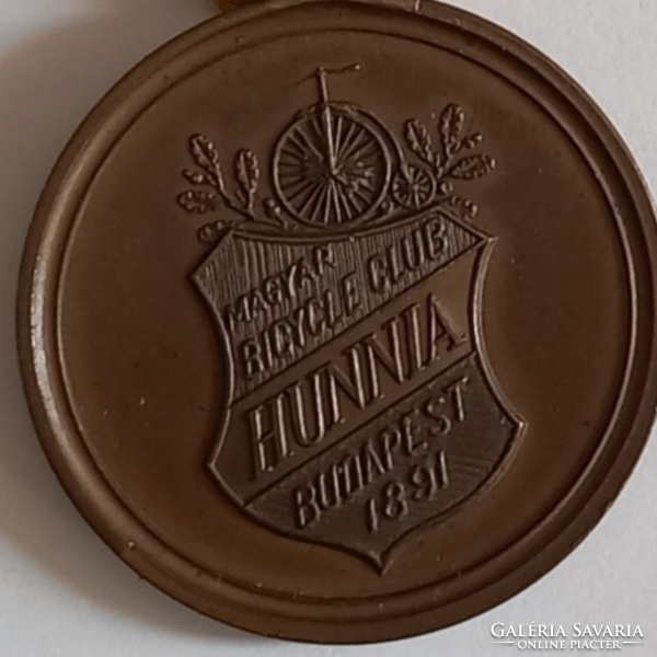 Kerékpáros bronz érme 1897-ből Hunnia Magyar Bycicle Club