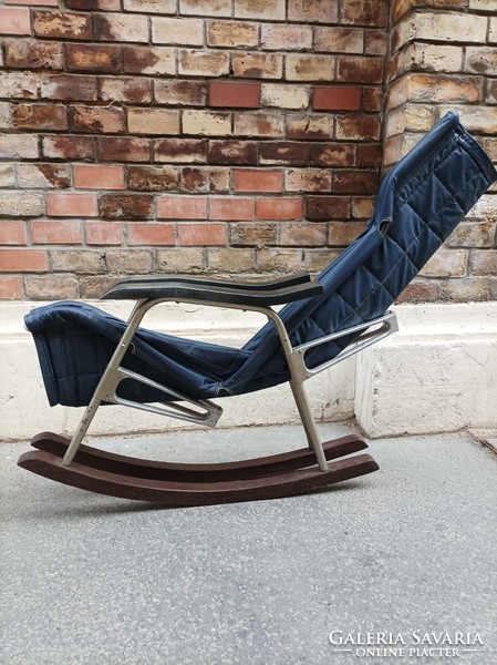 Mid century pihenőszék, Takeshi Nii hintaszék, modernizmus, kék színben