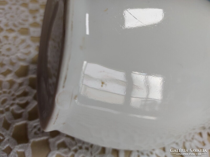 Menzás fehér porcelán kancsó, kék szegéllyel, jelzés nélkül
