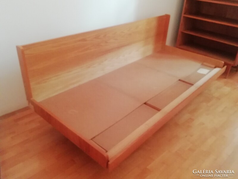 Retro Jitona kihúzható kanapé