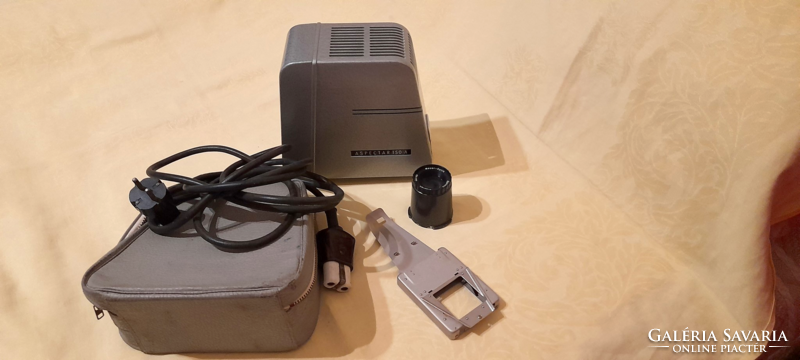 Pentacon Aspectar 150A diavetítő + kábel + tok