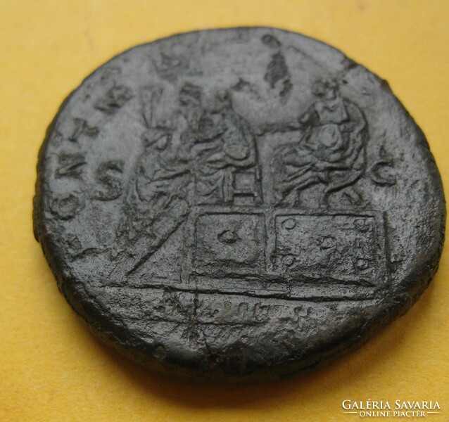 Római Hadrianus Sestertius több alakos hátlap - Ritka! 25 gr/31mm  (S3)