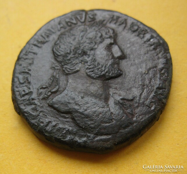 Római Hadrianus Sestertius több alakos hátlap - Ritka! 25 gr/31mm  (S3)
