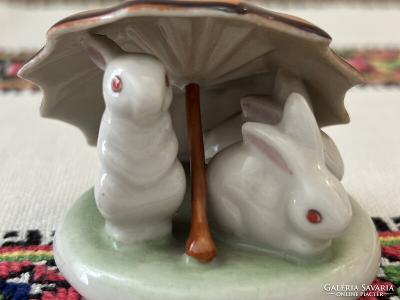 Kőbányai/Drasche porcelán nyuszik esernyővel
