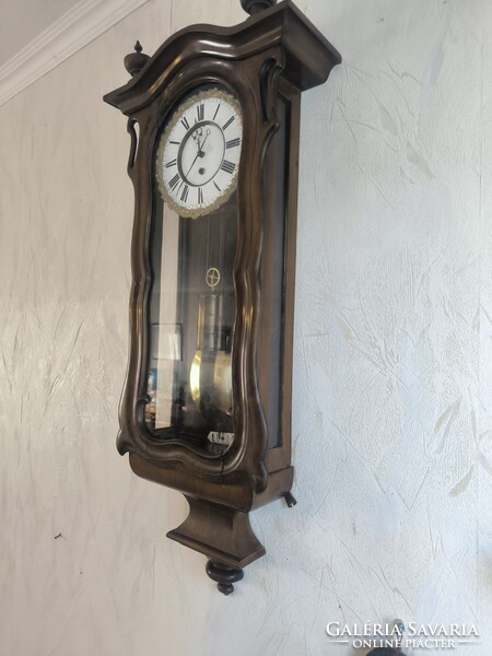 Biedermeier hegedűtok Falióra, könyvtár óra 1800-as évek. Rövid ingàs ritkaság díszes ringgel !